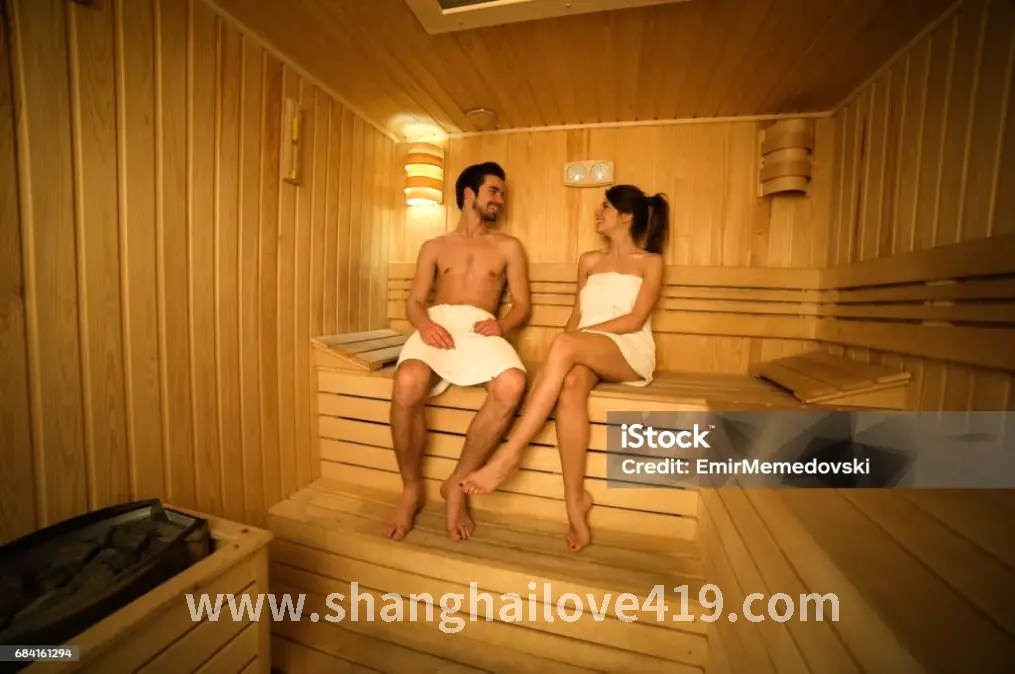 桑拿房内的蒸汽